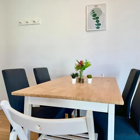 Apartment Modern With Balcony Near Scs *